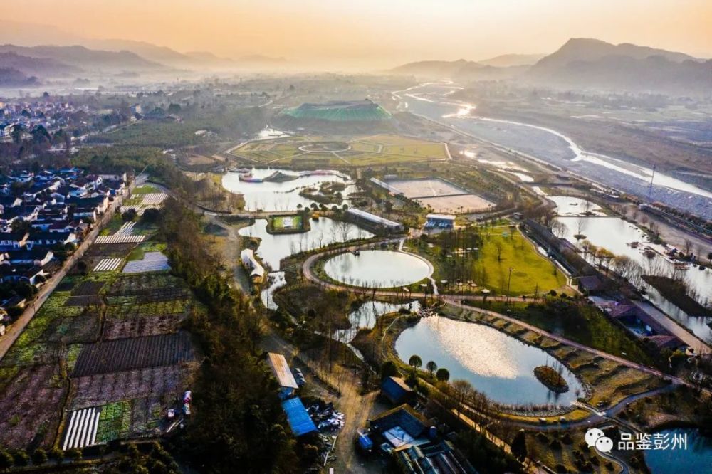 從丹景山到龍門山,從湔江河谷到魚鳧溼地,一個又一個網紅村莊和林盤