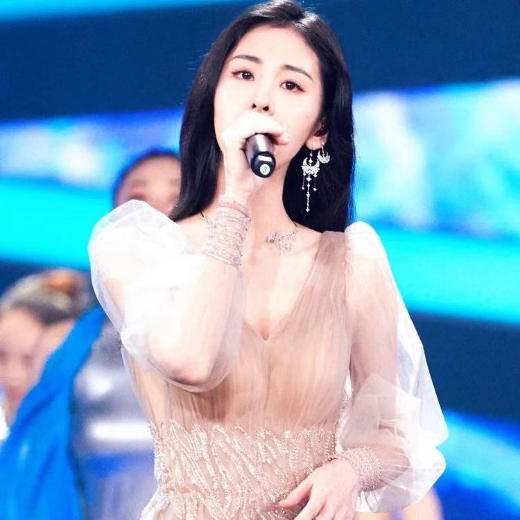 华晨宇承认与张碧晨已育一子