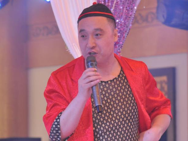 从《乡村爱情》第五部开始扮演"宋富贵"一角