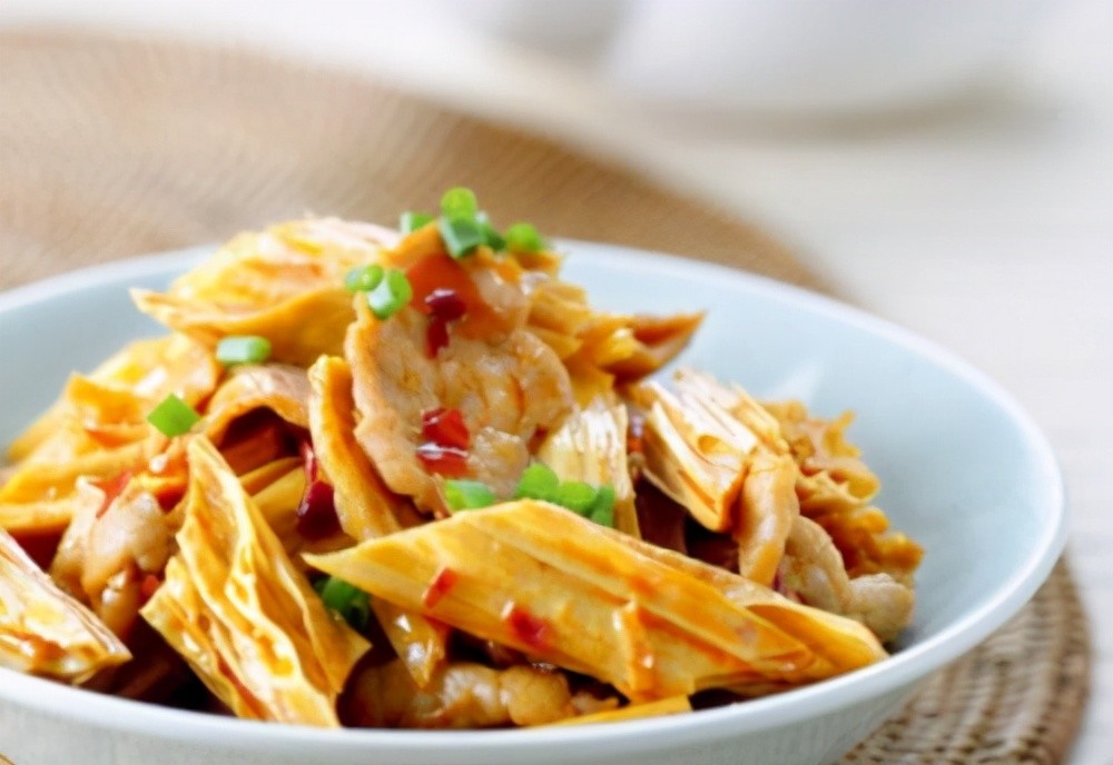 腐竹烧肉怎样做腐竹不烂肉片没腥味呢学会这样做才对