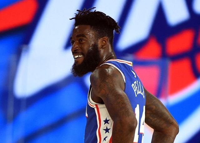 篮网终于补充中锋 曝将要签约诺维尔-佩莱