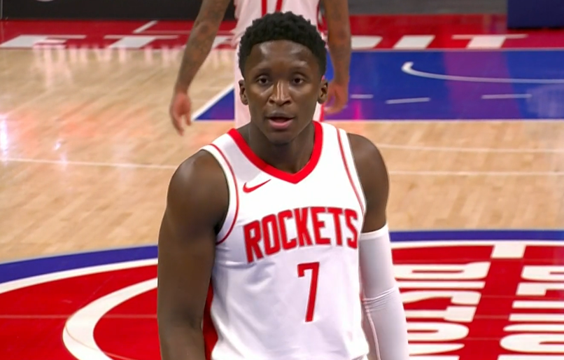 格兰特中投不中,奥拉迪波篮板球,塔克底角三分命中,火箭开局打出6-0小