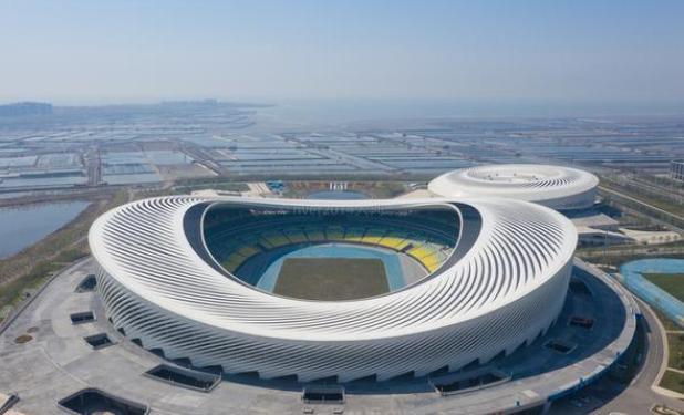 山东省最大的体育场,投资27亿元,外观却酷似北京鸟巢_腾讯新闻