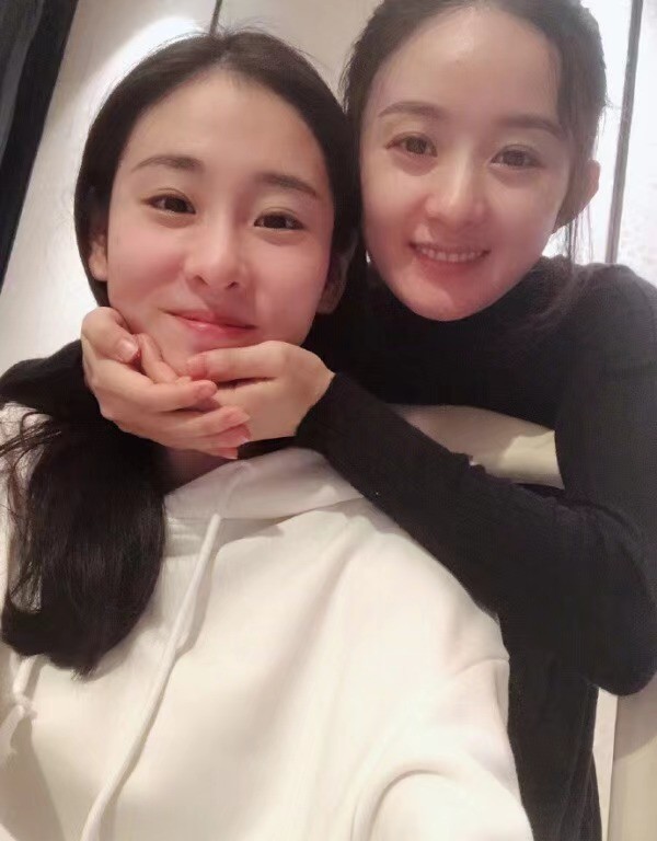 张碧晨隐瞒怀孕偷生孩子华晨宇喜当爹闺蜜赵丽颖早知隐情