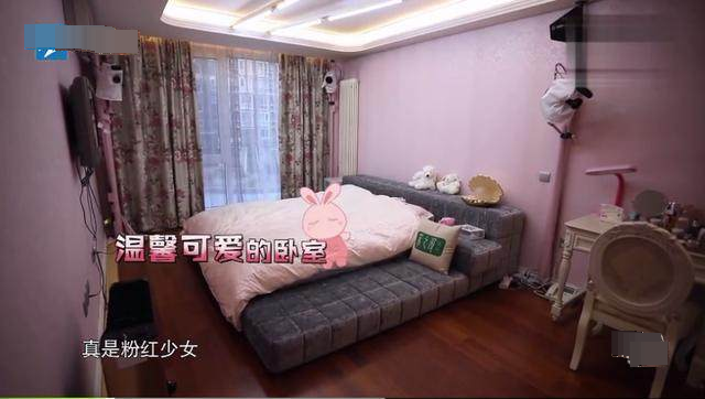 发布了自己家中的照片,可以看出爽妹子是个很有文艺情怀的女孩儿,让人