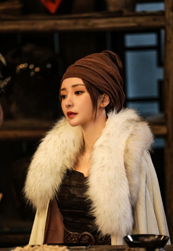 红颜千面,潇洒无限,柳岩风采_腾讯新闻