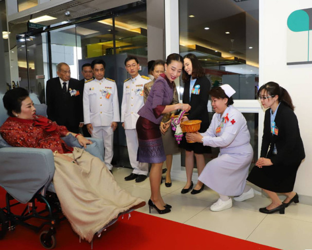 提帮功王子难以娶到贵族千金 原因在于拉玛十世辜负了发妻 颂莎瓦丽 拉玛十世 颂莎瓦丽王妃 提帮功 王子