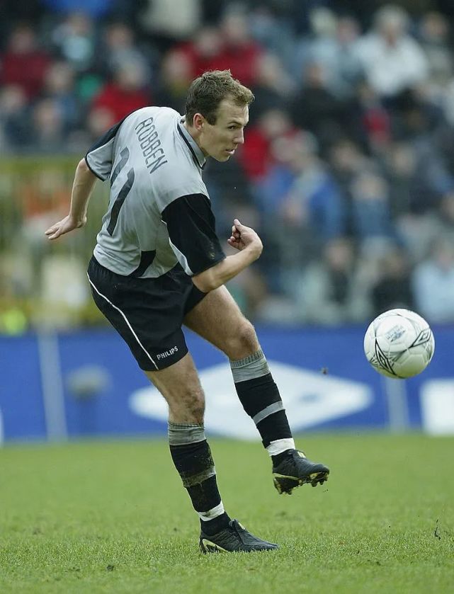 37岁罗本少年时