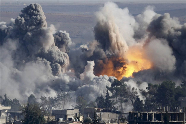 俄罗斯这回动真格了,出动大批战机发起空袭,72小时轰炸100多次