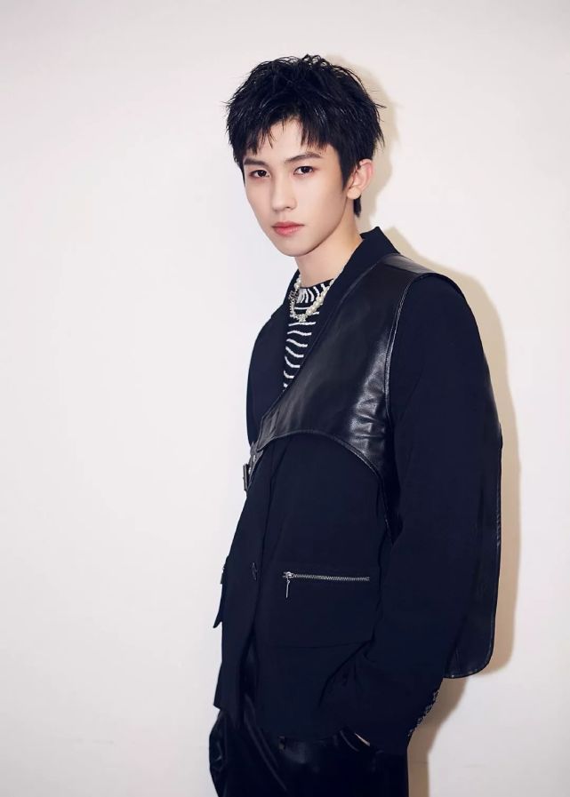 《创4》初评级a班不止9人,陆定昊在f班,首轮公演选曲曝光