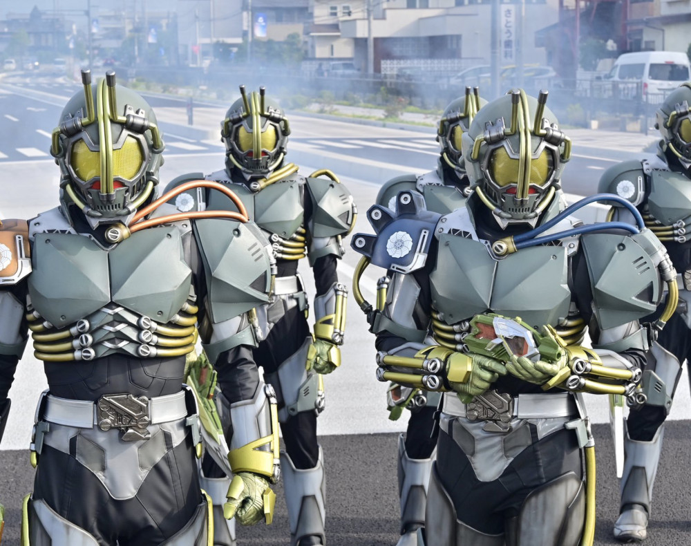 假面骑士亚巴顿,是《假面骑士zero-one》剧场版中的量产骑士,使用"斩