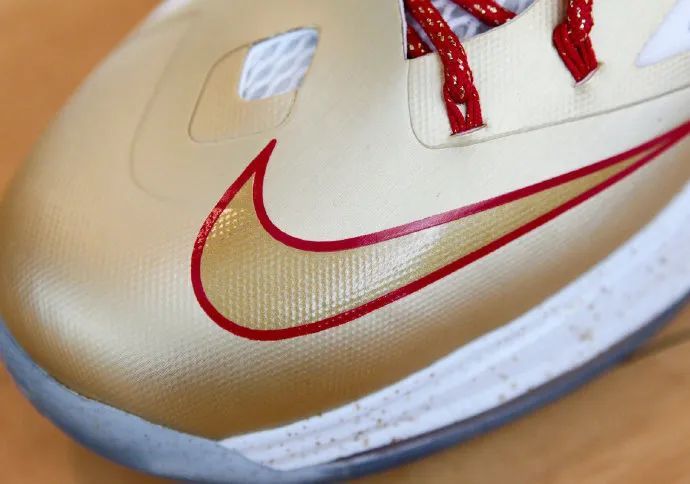 lebron 10 "ring ceremony" pe 是勒布朗·詹姆斯在2012-13赛季揭幕战