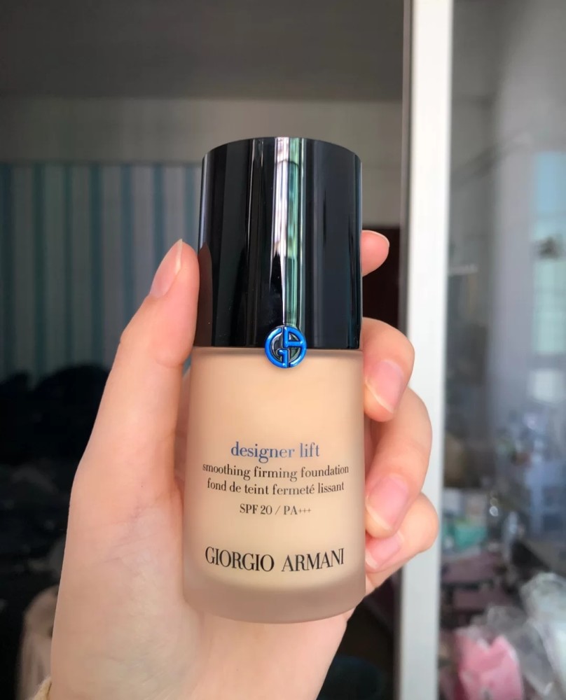 贵妇粉底也踩雷兰蔻暗沉阿玛尼卡粉还有它像是化了个寂寞