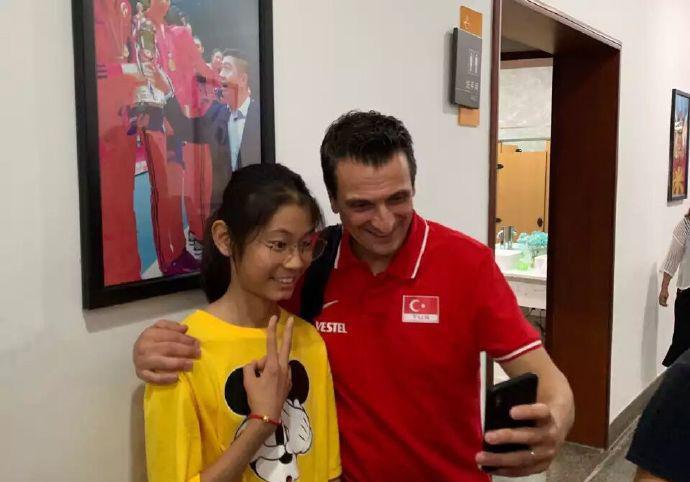 小编朱佳慧惠若琪的妹妹