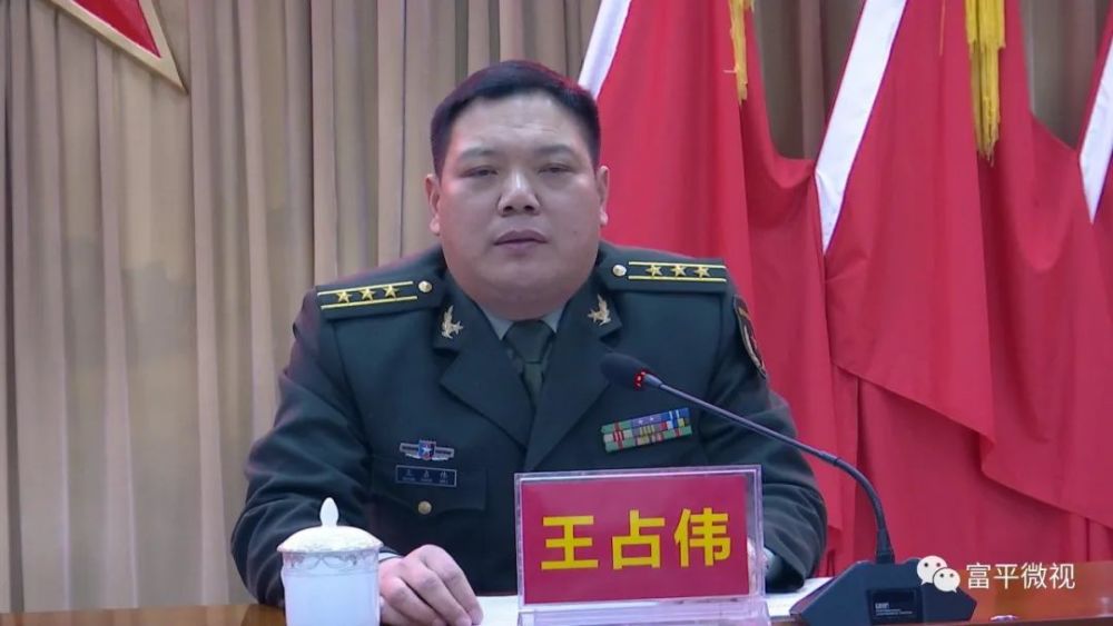 决定;景军荣代表县征兵领导小组与各镇办签订了《廉洁征兵责任书》