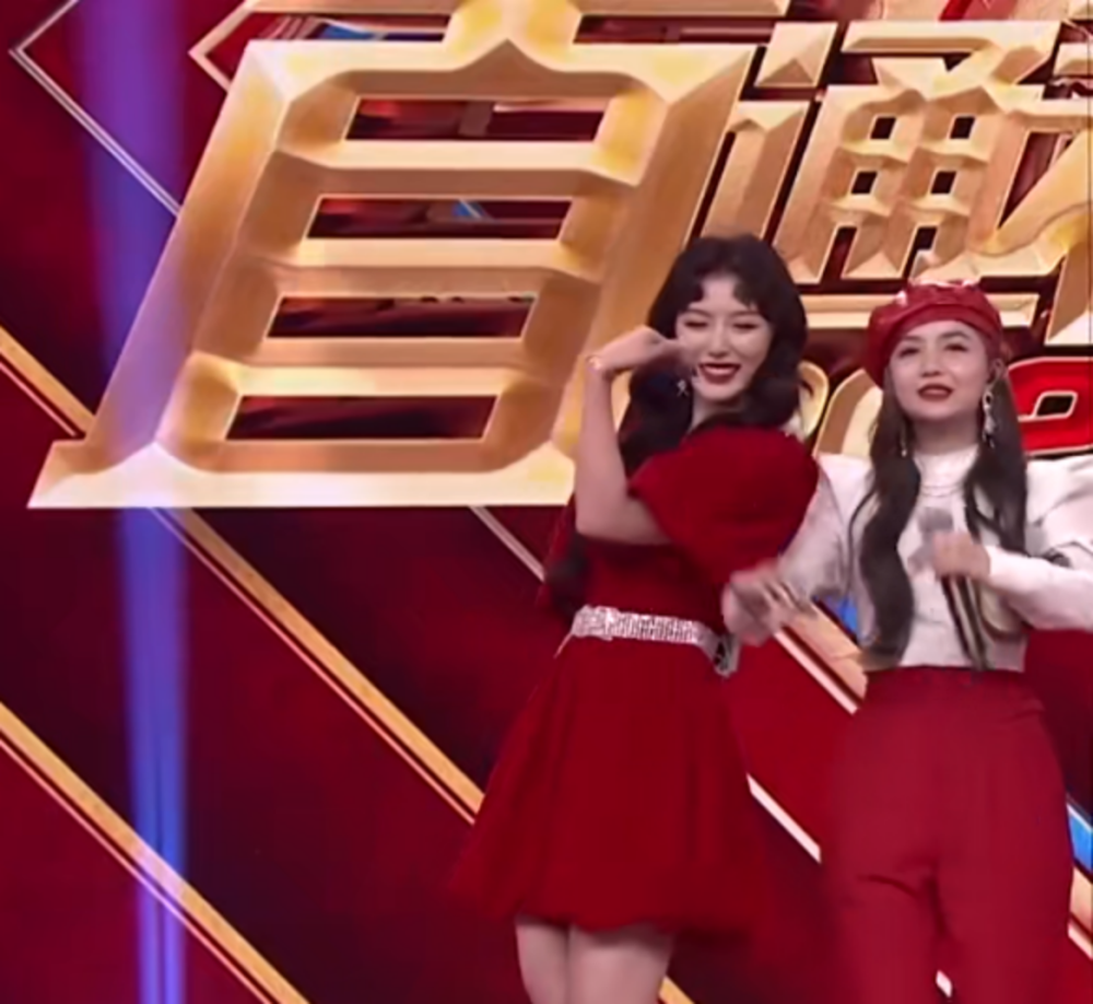 直通春晚爱豆身材到底有多绝看央视镜头下的the9就知道了