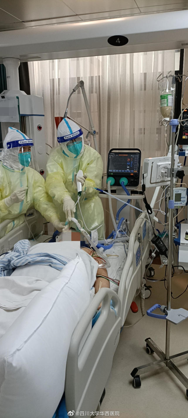 华西援河北医疗队正式入驻石家庄市人民医院新冠重症一区