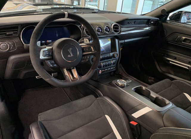 这才叫野马肌肉车挂眼镜蛇车标机械增压大v8