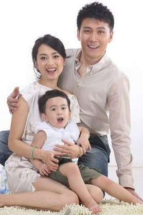 演员赵峥:为何结婚13年0绯闻?看看妻子"傅文佩"是谁就知道了_腾讯新闻