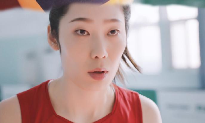 朱婷最新广告片出炉27岁的中国女排队长形象很健康