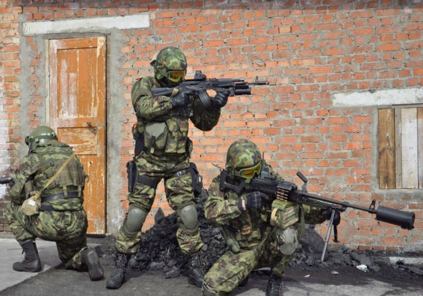 俄罗斯aek999barsuk通用机枪