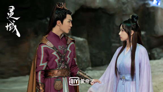 秦烈是人族一个会使用雷诀战斗的小伙子,从菜鸟一步步破阶成为作战