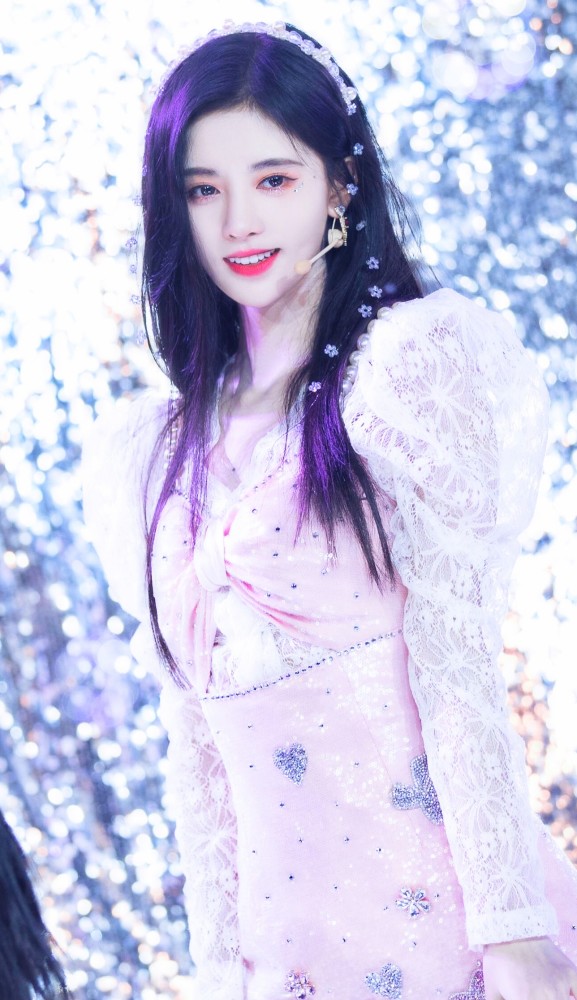 明星壁纸鞠婧祎淡妆浓抹总相宜