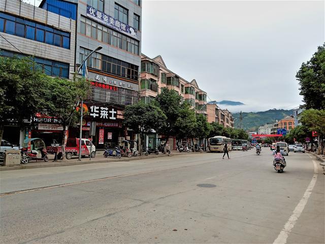 四川凉山最繁华的小镇与泸沽湖同名被誉为攀西第一镇