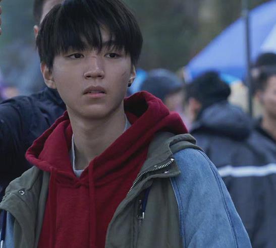 首先公布将在2021年和影迷见面,说明王俊凯在新的一年会有多部电影