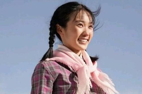 她是白校长的女儿,也是全剧最励志的打工妹,天资聪慧,直言快语,敢拼