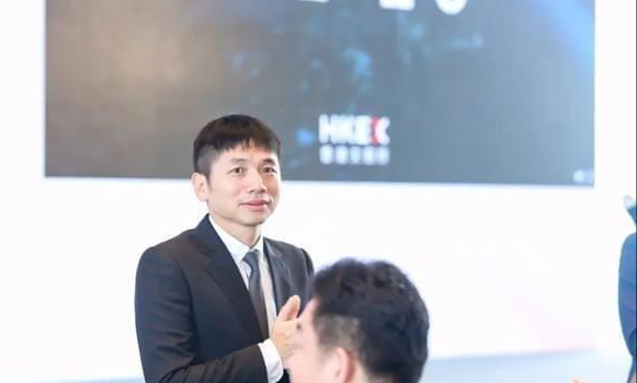 和其他同学不一样,陈志平没有接受工作分配,而是选择留在上海自主择业