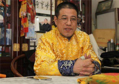她是慈禧第五代外孙女,为人低调,虽50多岁但容貌比得上大明星