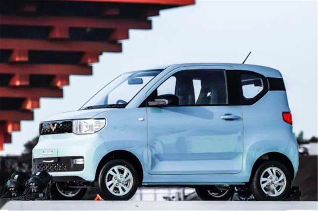 每公里电费6分钱,这2款车价格还不贵|新宝骏e300|五菱宏光miniev|电动