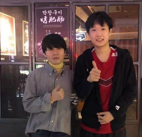 Rookie成LPL中单领军人物？WE香克斯说出答案，职业中单都看过他