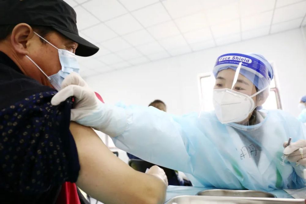 现场直击石景山区启动重点人群新冠疫苗第二剂集中接种工作