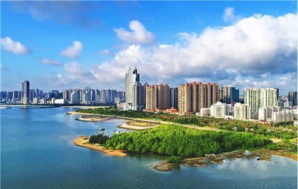 湛江这一新区迎来大发展,将建360米第一高楼,高铁站及大型医院