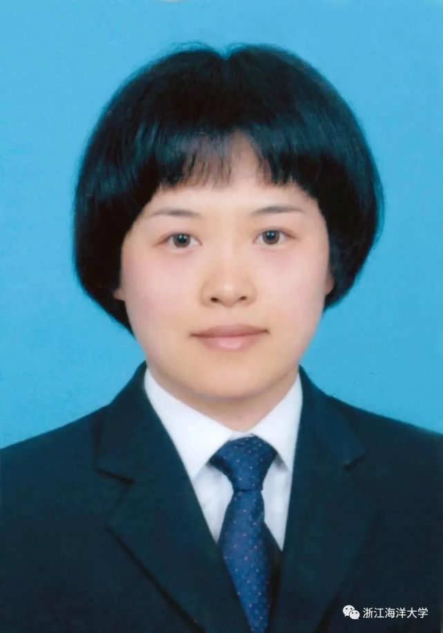 641×915