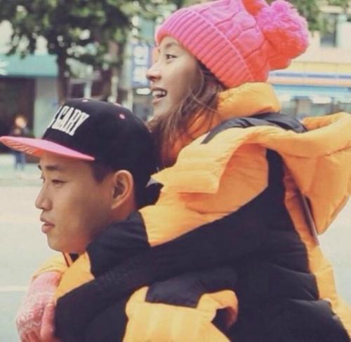 40岁宋智孝扎双马尾扮高中生看着别扭姜gary离开后一直不活跃