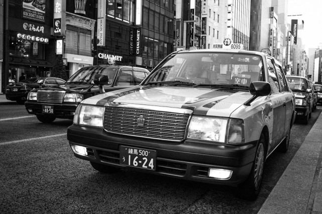 老照片1965年的日本东京很是繁华