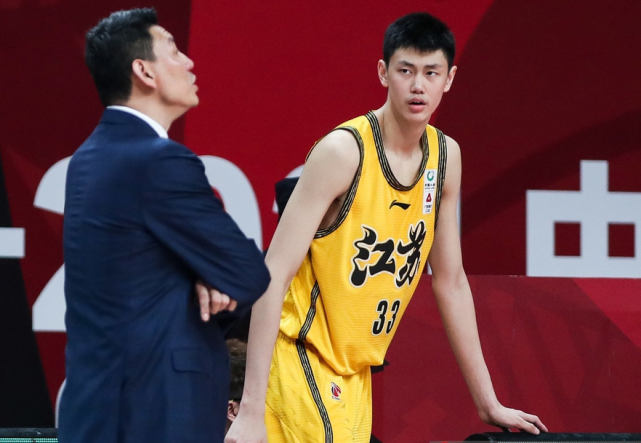 李禄瞳和赵义明相比差距明显