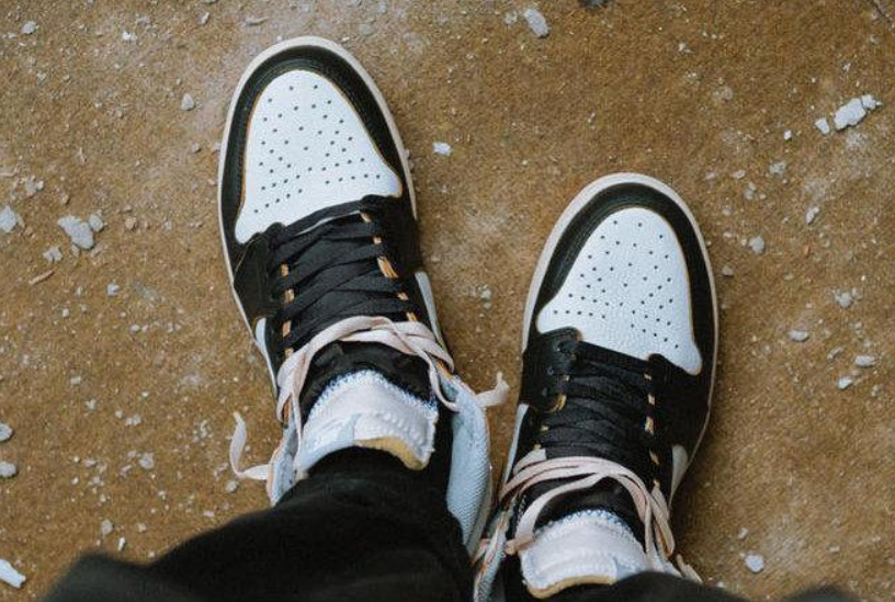 别踩我aj,小学生炫富式作文火了,老师:把你爸叫来