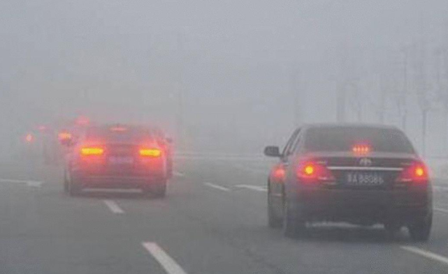 车管所提醒 双闪新规全面普及 用错双闪扣3分 腾讯网