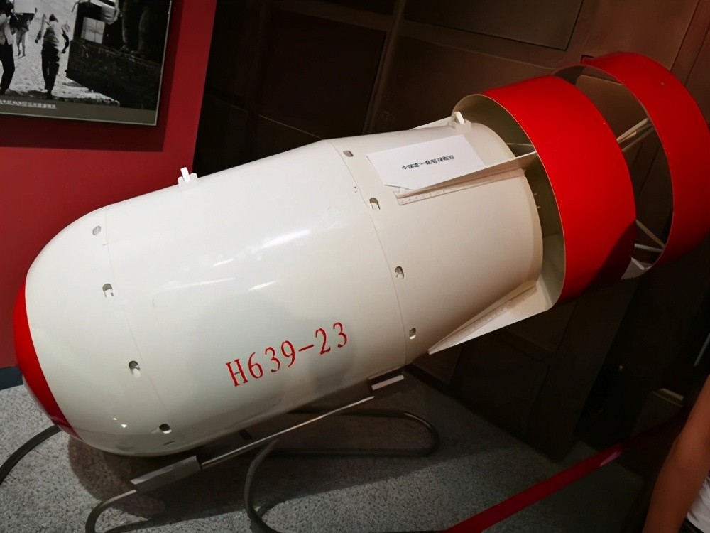 1971年,中国第一颗实战氢弹投掷失败,飞行员冒死将氢弹带回