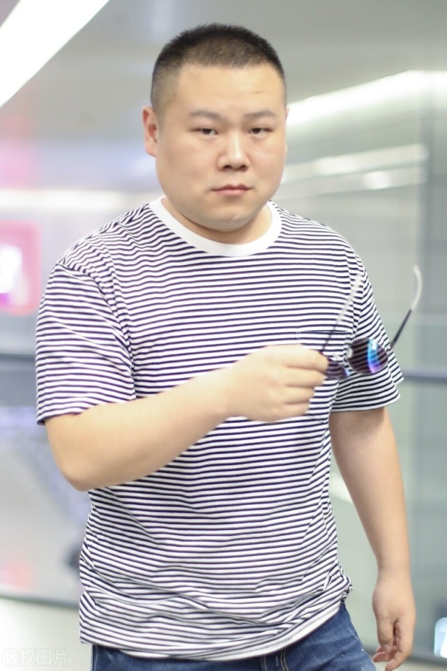 岳云鹏"挨怼"日常又更新了,不会写段子的相声演员不是好助理?