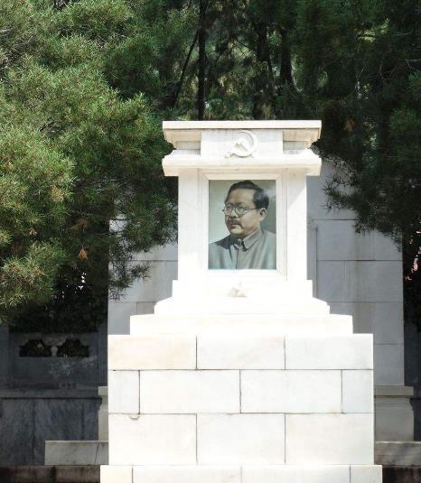 八宝山是一个神圣的地方有什么来历为什么名人烈士要在这里安葬呢