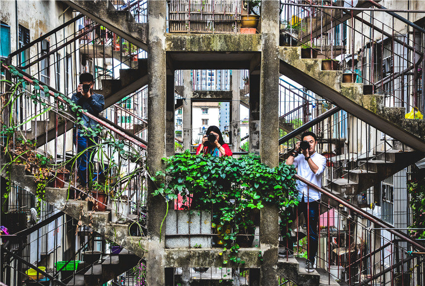 王家卫电影画面在南宁重现这栋年代久远的鸳鸯楼成了网红景点