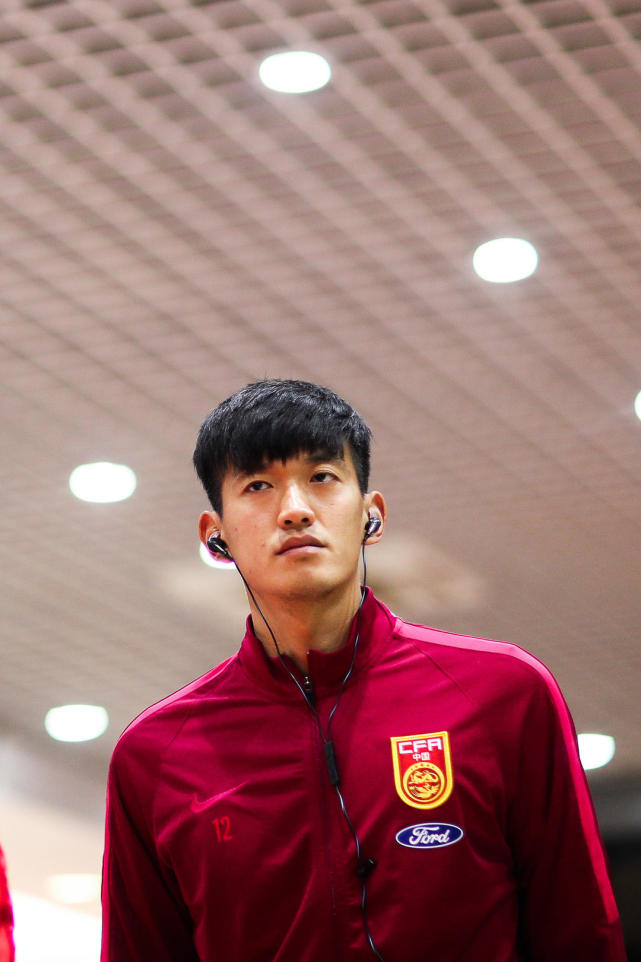 颜骏凌戴"面具"归来:铁哥的训练让我浑身酸痛!_腾讯新闻