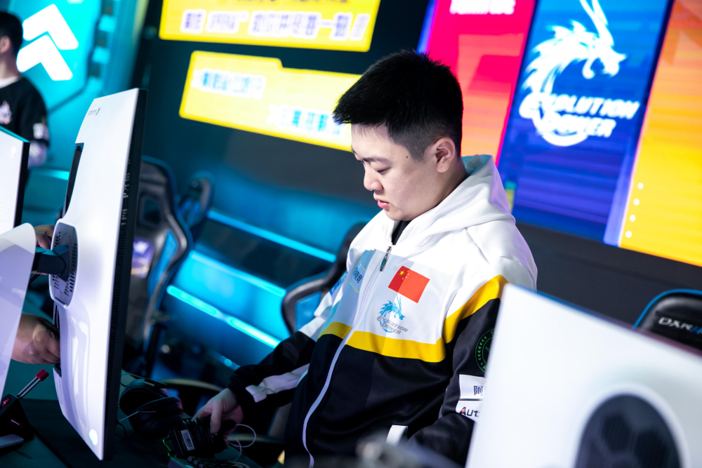 用丰富经验为队伍领航 用热忱之心点燃赛场—代跃强