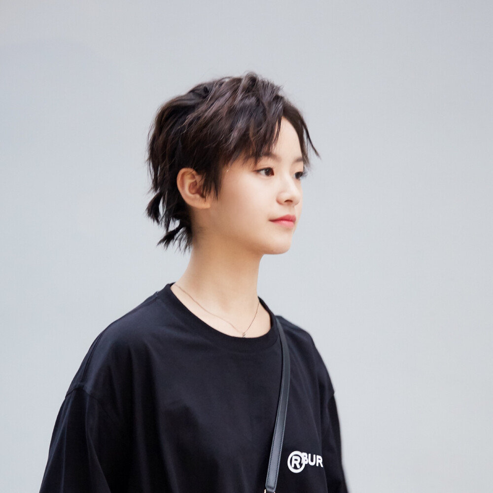 李庚希头像/壁纸/活捉一只宝藏女孩儿