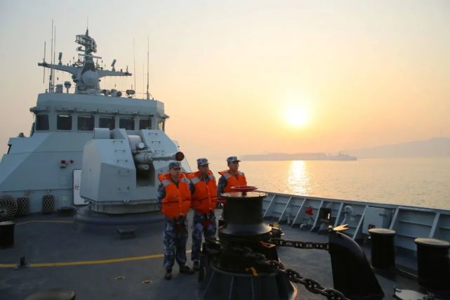 迎风踏浪,南海水兵练兵忙|南海|舰艇|舰炮